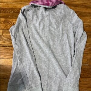 Lululemon Athletica Gray cowl kneck reversible with Pink Striped Hood